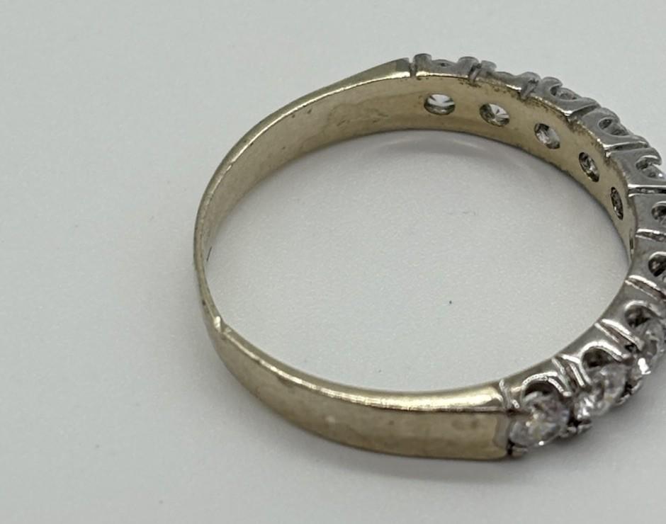Halbmemory - Ring aus 333er Gold mit Zirkonia - Steinen, RG 50/51 - Ludowinger
