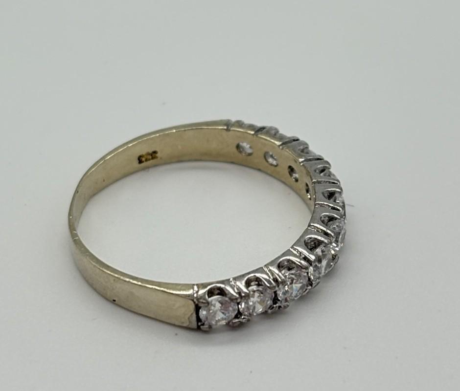 Halbmemory - Ring aus 333er Gold mit Zirkonia - Steinen, RG 50/51 - Ludowinger