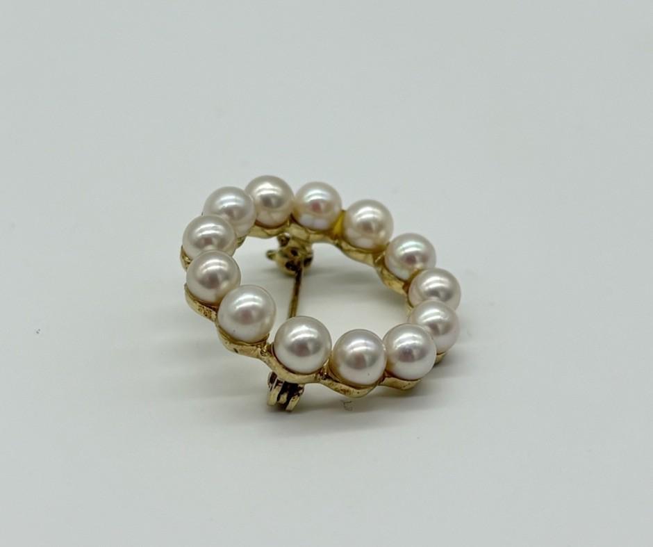 Klassische Brosche aus 333er 8k Gold mit Perlen - Ludowinger