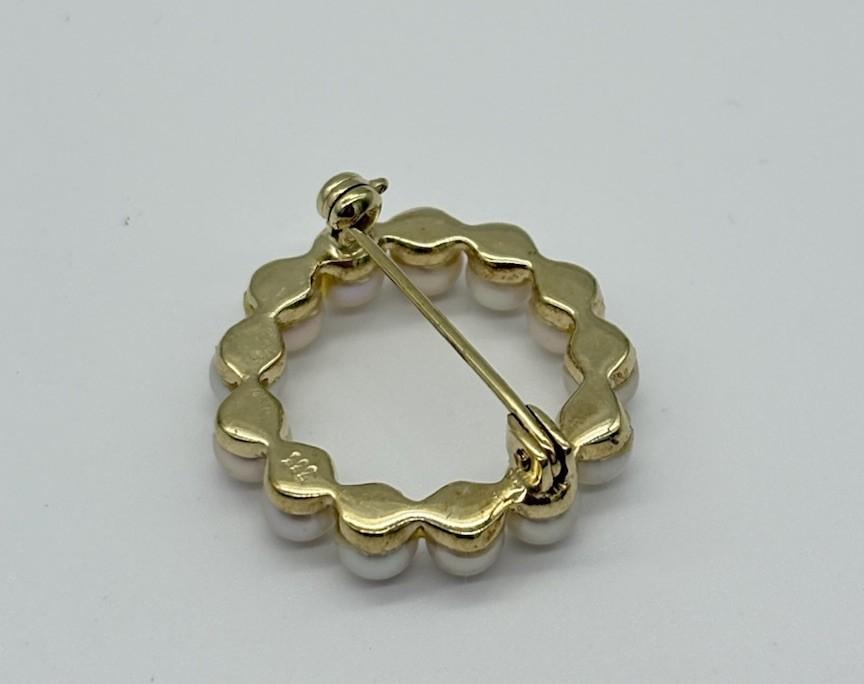 Klassische Brosche aus 333er 8k Gold mit Perlen - Ludowinger