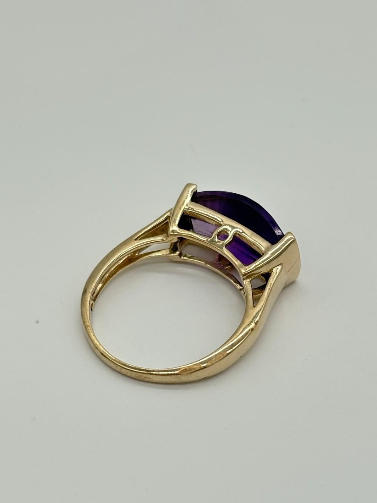 Ring aus 333er Gold mit Amethyst - Ludowinger