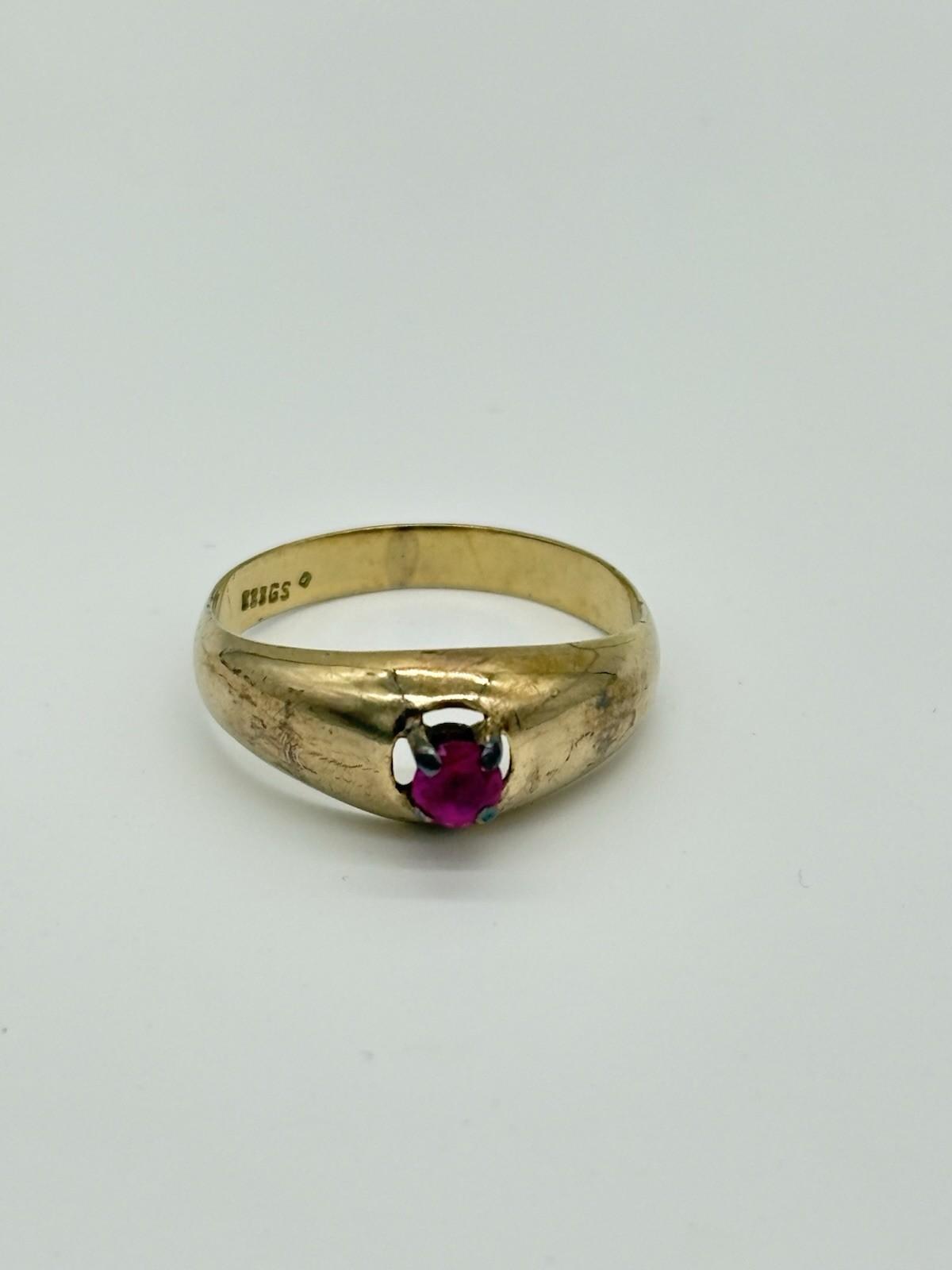 Ring aus 333er Gold mit roten Stein - Ludowinger