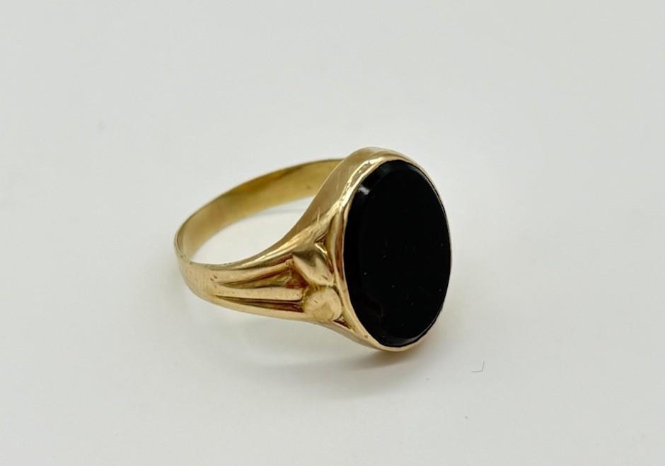 Ring aus 585 14K mit ovalen Blutstein - Ludowinger