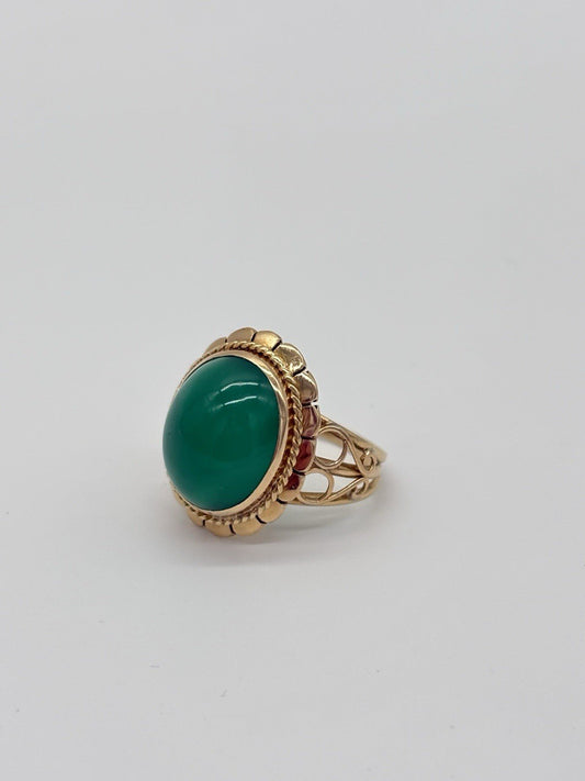 Ring aus 585er Gold mit Jade Cabochon - Ludowinger